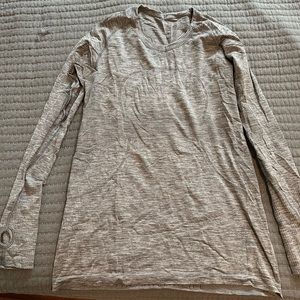 Lululemon swiftly long sleeve size 12